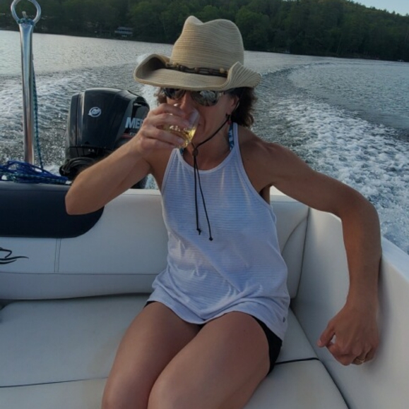 Meet your Posher, Jennifer - Picture 1 of 1